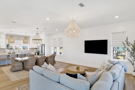 Open living concept easily accommodates 28 guests