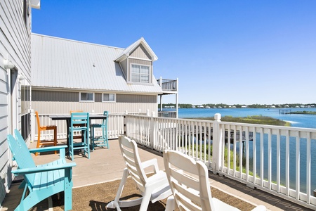 1st floor open deck with Little Lagoon views