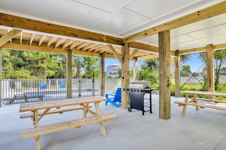 Picnic and grill under the home