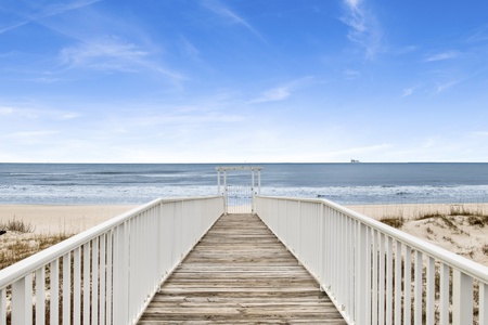 Located on the pet-friendly beaches of Fort Morgan, with a private boardwalk