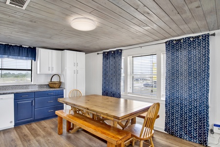 Additional seating at the dining table