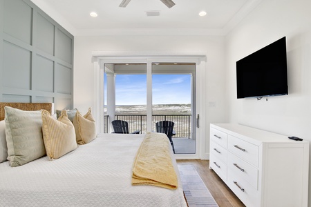 This room sleeps 2 guests and has a TV and balcony access