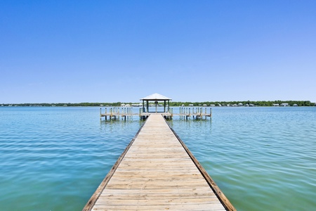 Boats can tie up at the pier/1st come 1st serve