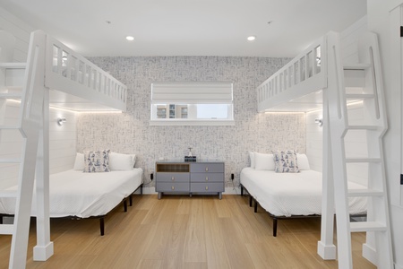 Guest bedroom 8 offers 2 Twin over 2 Queen beds, sleeps 6