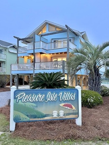 Welcome to Hello Sunshine Villa in Gulf Shores!