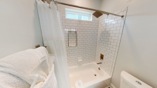 Bedroom 2 bath with tub/shower combo