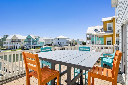 Outdoor dining from the 1st floor deck