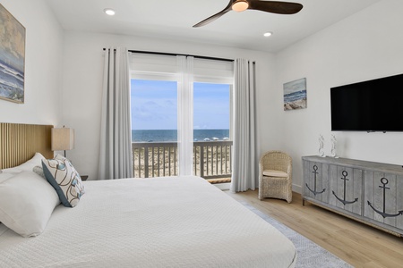 Bedroom 5 accommodates 2 guests and has a TV