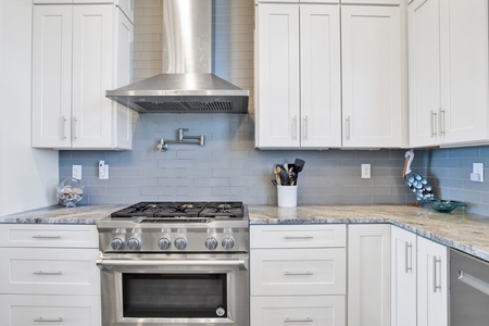 Fully equipped kitchen