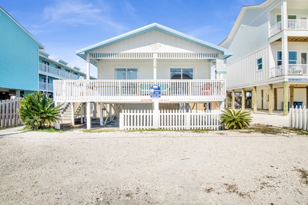 Welcome to the Surfs Up House in the heart of Gulf Shores