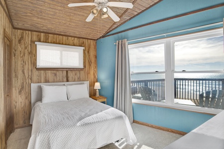 Bedroom 2 has a full bed, ceiling fan and Gulf views