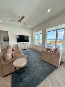 Beach Oasis has 8 bedrooms and 6.5 bathrooms
