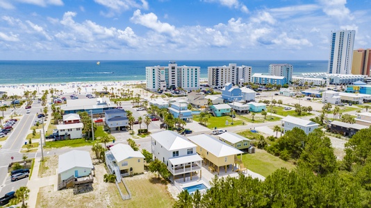 Walk to shops, restaurants and the beach!