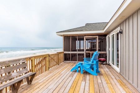 Directly on the beach with an open deck