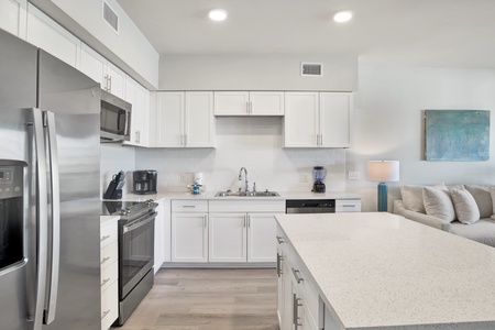 Beautiful and fully equipped kitchen