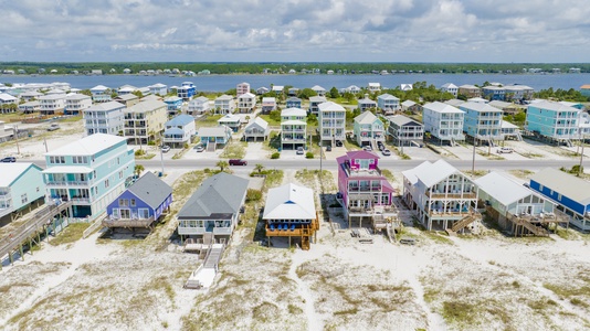 Nestled between the Gulf and Little Lagoon, endless water activities
