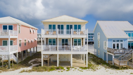 Sandy Hideaway's 1 has 5 bedrooms/4.5 bathrooms