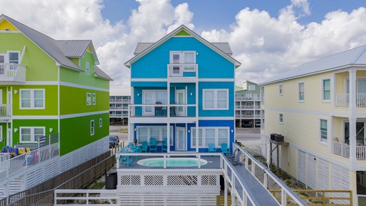 Trex decking on the private beach boardwalk plus an outdoor shower