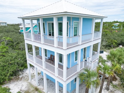 Little Blue is a fully renovated 3 bedroom/3 bathroom vacation home