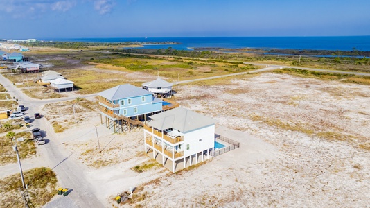 Just steps to the beach in Ft Morgan