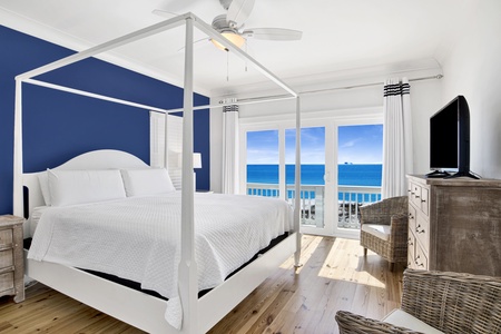 The 5th bedroom has balcony access and beautiful Gulf views. This room shares a bathroom with bedroom #4