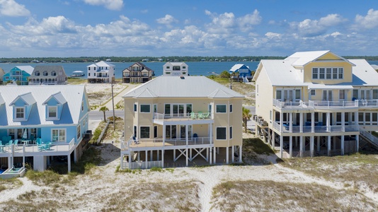 You and your family are just steps to the beach and the Gulf!