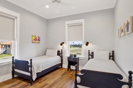 Bedroom 3 has a TV and 2 Twin beds, sleeps 2