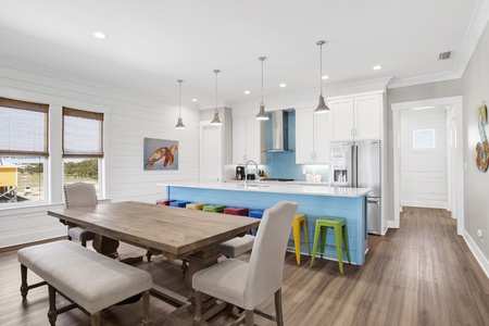 The dining table accommodates up to 8 guests