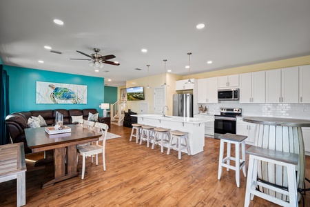 Seating for 4 at kitchen island