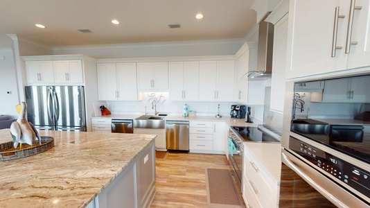 3rd level, designer kitchen, fully equipped