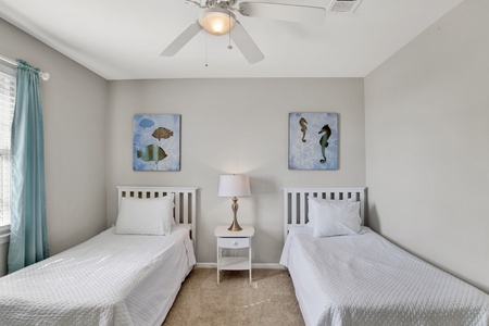 Bedroom 2 sleeps 2 guests in 2 twin size beds