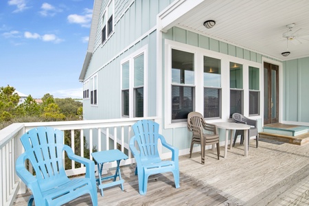 Covered and uncovered porch for sun or shade!