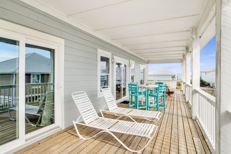 Covered deck with loungers