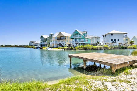 Easy Little Lagoon access for kayaks, paddle boards and swimming