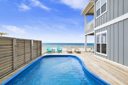 Private pool which can be heated during the cooler months