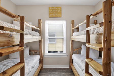 1st floor Bedroom 3 sleeps 4 in 2 twin bunk beds