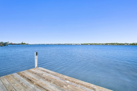 Shared pier with Sailhouse East