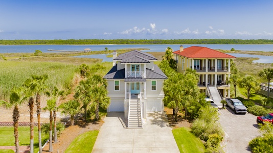 Book Living the Dream for your next retreat with Harris Vacations!