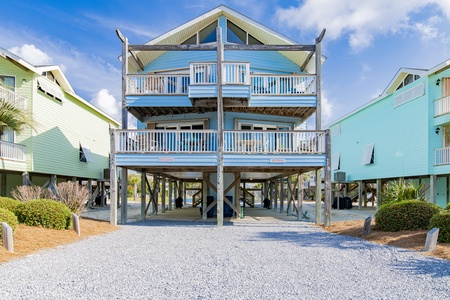 Book Hello Sunshine with Harris Vacations for your next family retreat!