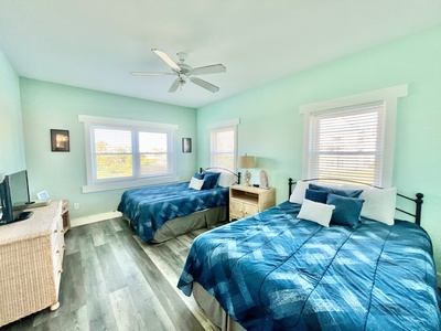 Guest bedroom 1 - located on 1st floor- 2 queen beds