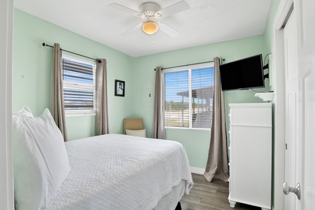 Bedroom 2, sleeps 2, full bed, TV