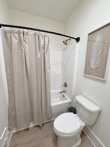 Featuring a tub/shower combo