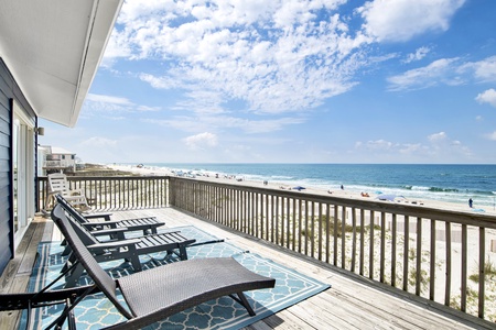 New loungers for soaking up the sun on the upper level balcony!