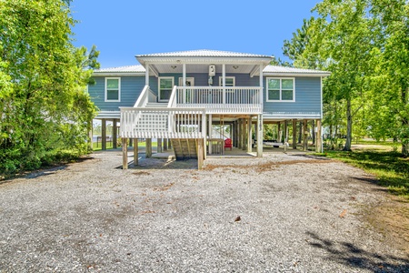 Large driveway- room for a boat trailer