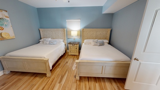 Bedroom 4 sleeps 4 in 2 queen beds