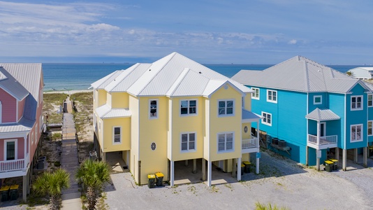 Book Beach Mouse East for your next family retreat with Harris Vacations!