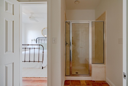This Jack-n-Jill bath has a walk-in shower