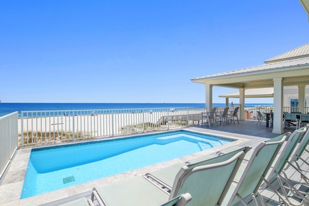 Complimentary heated pool in the winter