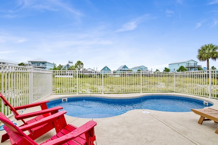 Saltwater pool that can be cooled during the hot months(additional feesapply)