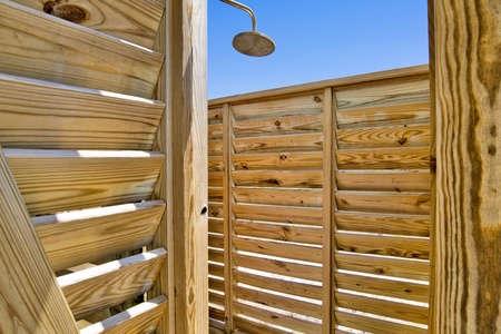 Enclosed outdoor shower